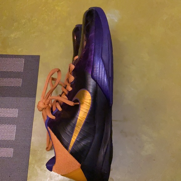❤️ RARE Nike Zoom Kobe V 5 Lakers ❤️ NO BOX gently worn a few times main image 4